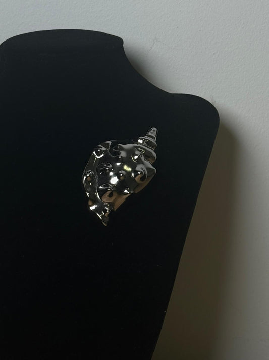 Alfinete de Dama Búzio | VON VON x Ricardo Azedo